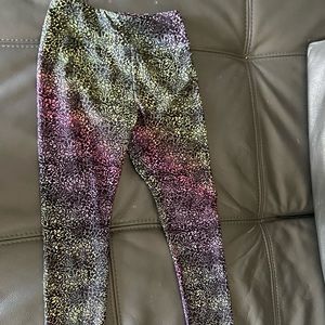 Leggings colour is pink green and black